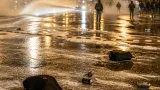 Proteste in più città: scontri a Torino, idranti e lacrimogeni; centinaia di identificati