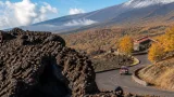 Etna, escursionista ferito nella grotta di Serracozzo: il recupero dei Vigili del Fuoco
